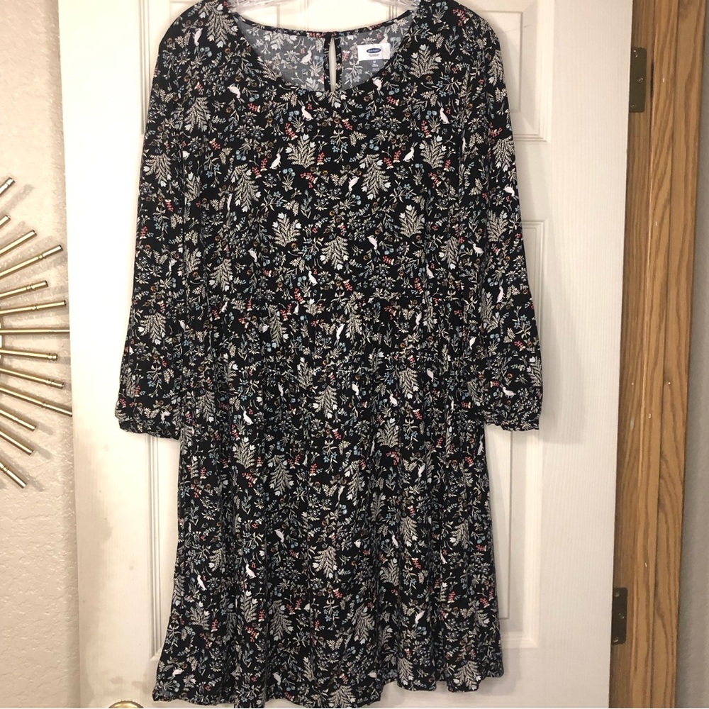 Old Navy Black Floral Motif Dress with 3/4 sleeves Size Medium Tall